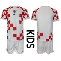 Camiseta Croacia Primera Equipación para niños Mundial 2022 manga corta (+ pantalones cortos)